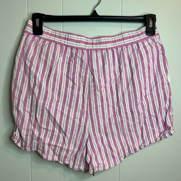 Universal Thread Pink and White Striped Shorts - Picture 4 of 4